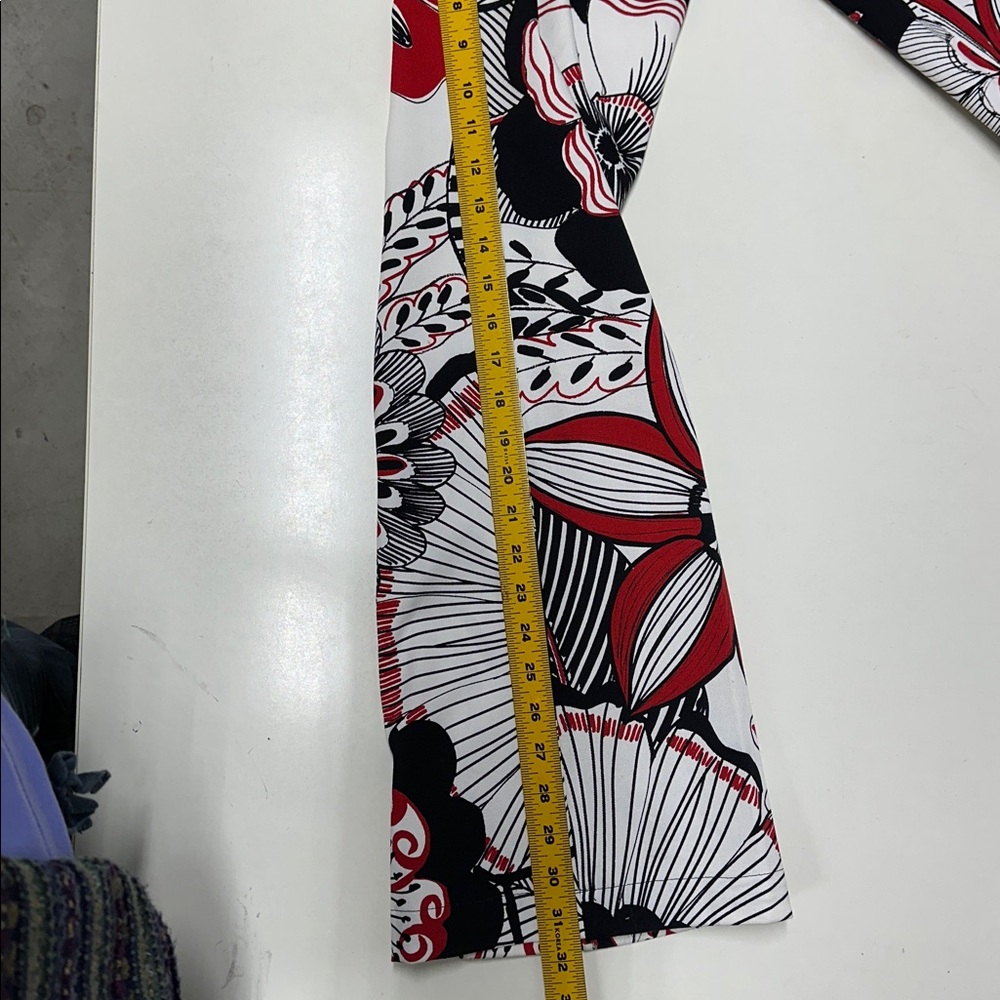 Dolce & Gabbana Red and Black Floral Wide Leg Pants - Picture 6 of 10